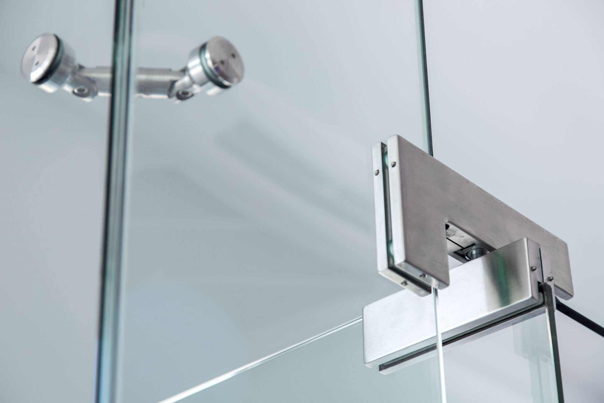 Sliding Shower Doors Vs. Hinged Shower Doors