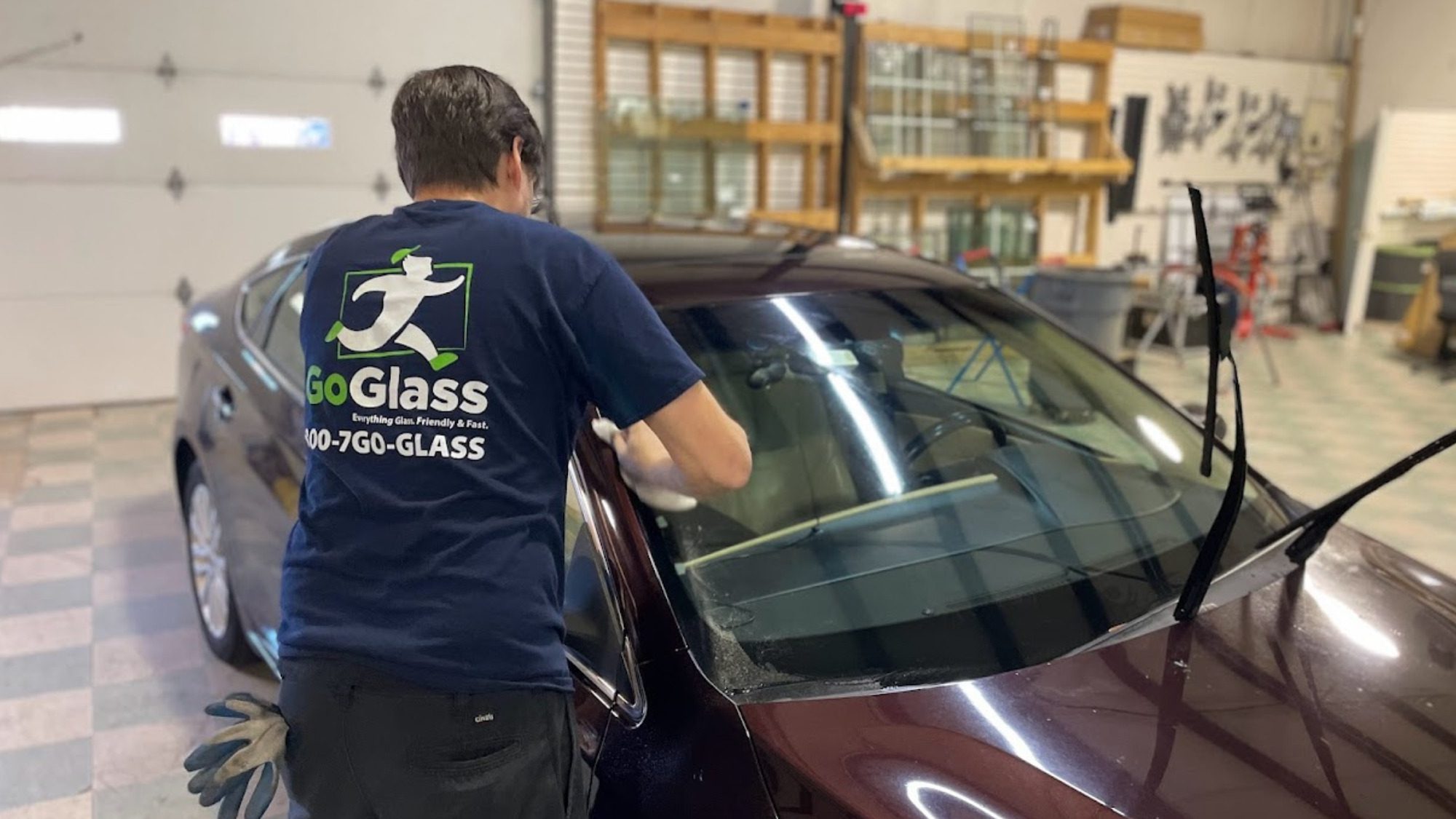 GoGlass uses full-time glass installers, and we never use subcontractors. So, you know you’re getting a glass installer you can trust. Contact us!