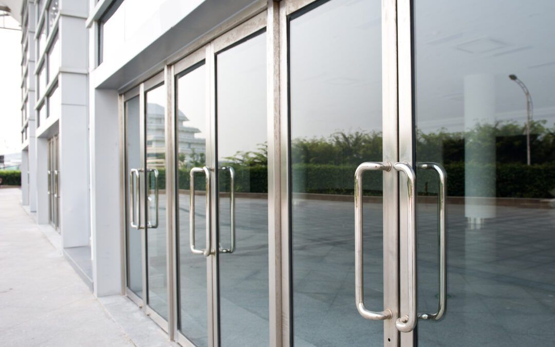 Is It Best To Get A Commercial Glass Replacement Or Repair?