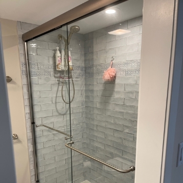 Semi-Frameless Shower Image